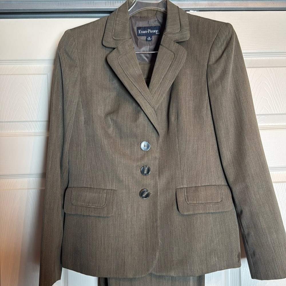 Evan Picone Suit